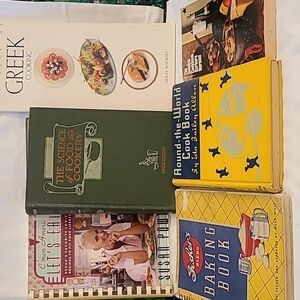 Lot of 6 vintage cookbooks and booklets